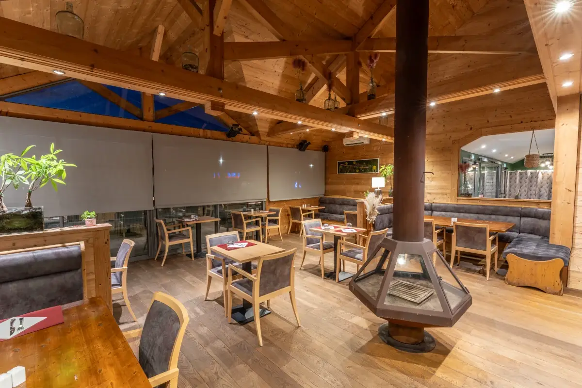 Salle du restaurant - Le Konine Montceaux-les-Mines